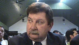 Cuestionan a Kisser por apoyar a Monfort