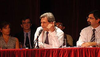 Demora en la entrega de créditos en Paraná