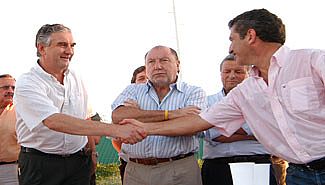 Busti celebró el final de la obra de redes de gas natural