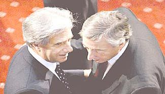 Gesto del viceintendente de Salto en Concordia