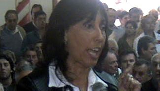 Denuncian que la policía golpeó un militante de la UCR que pegaba afiches