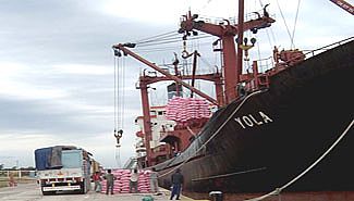 Uruguay y Argentina discuten el dragado: los orientales lo necesitan para Botnia