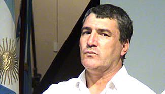 Trabajadores tratan de "traidor" al gremialista Hugo Vásquez