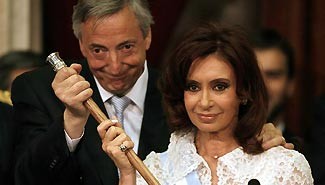 Cristina licitó el polémico tren bala