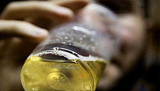 Advierten sobre las consecuencias de ingerir bebidas alcohólicas en demasía