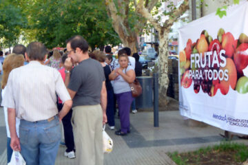 Frutas para todos estará un día más en Paraná