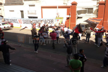 Los barras de Patronato terminaron complicando más a Barrientos