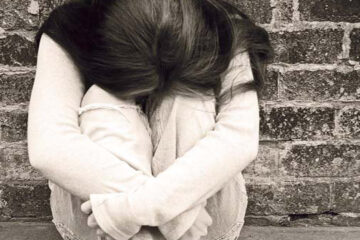 Joven acusó a su padrastro de violarla y a su madre de cómplice