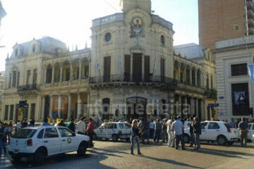 Para los Taxistas "el que no llora no mama"