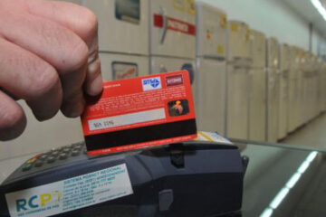 Prorrogan la devolución del IVA para compras con tarjetas de débito