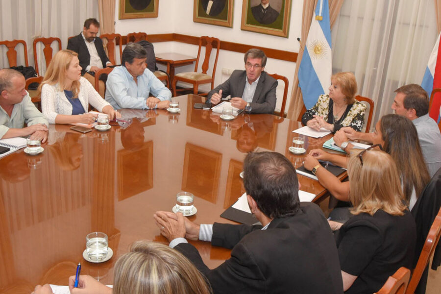 El gobierno provincial convocó a los docentes