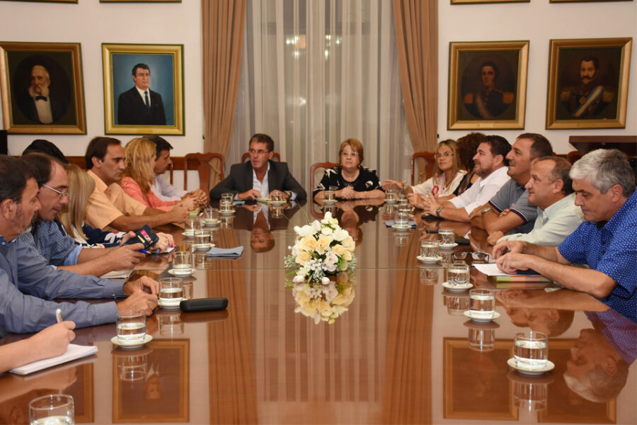 La Provincia ofreció a docentes el 15% en dos tramos