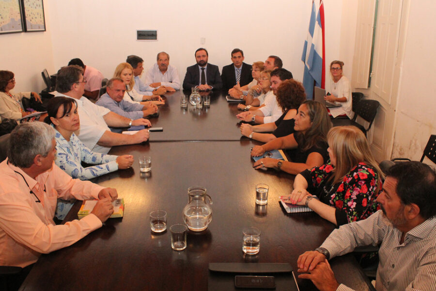 El Gobierno presentó la tercera oferta a los docentes