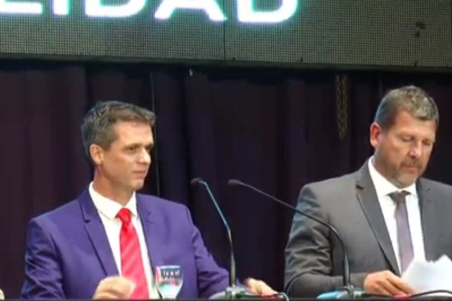 Cresto exhibe convocatoria