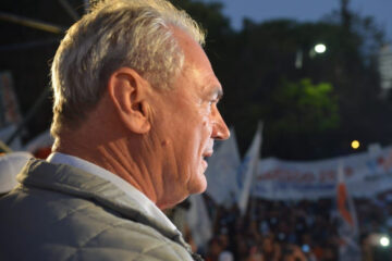 Benedetti habló en tono de derrota