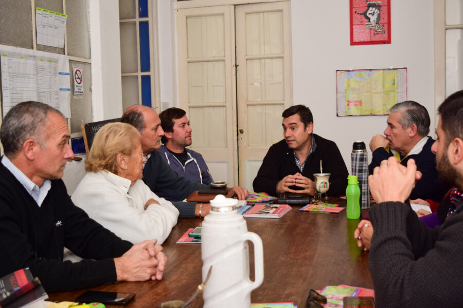 El PS exhibe apoyos que eran de Varisco