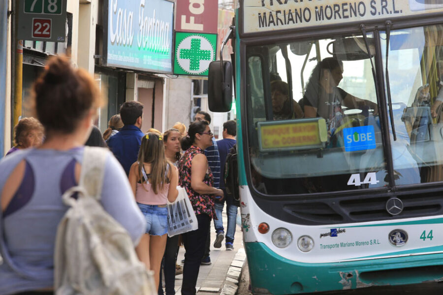 Empresas pagan pero Paraná sigue sin colectivos