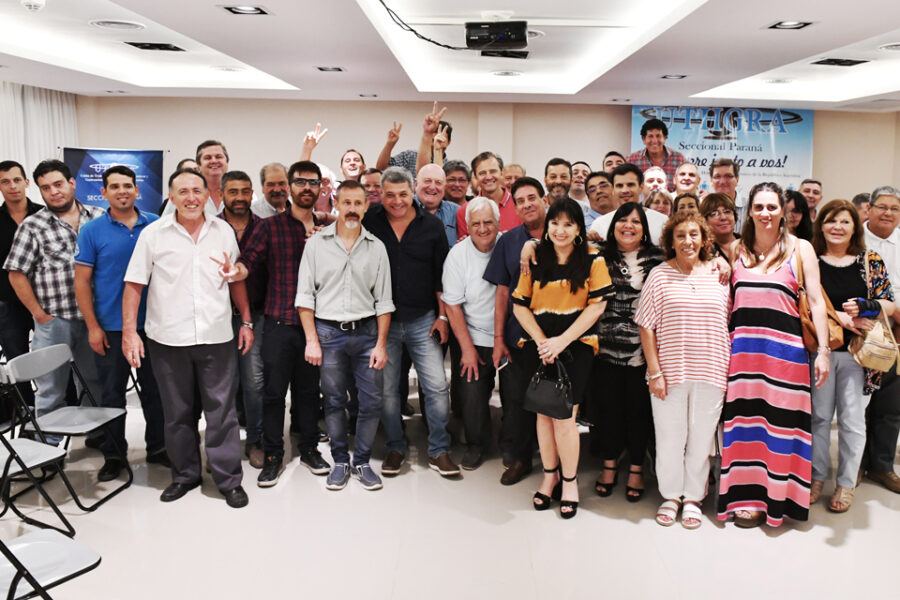 Bahl recibió respaldo sindical