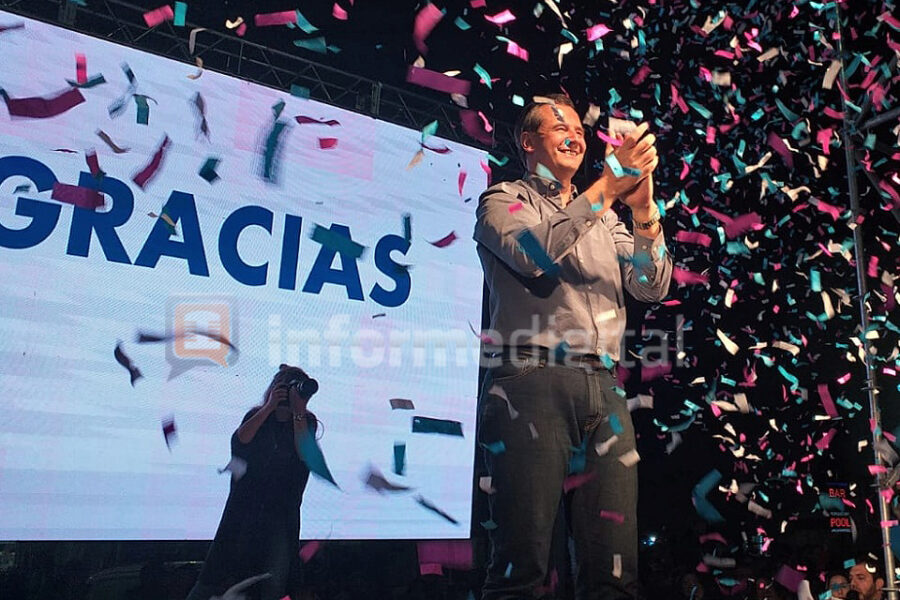 Bahl jura el 11 de diciembre en el Teatro