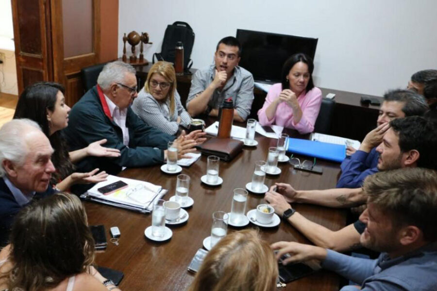 El Defensor del Pueblo vuelve a dividir la opinión en el Concejo