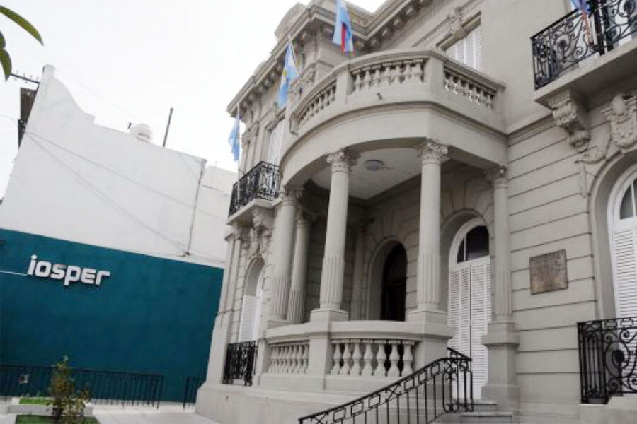 Iosper no paga prestaciones a quienes perciban el salario de emergencia