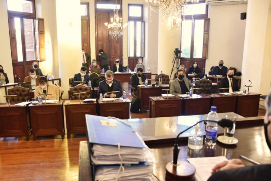Concejales sesionaron cinco horas adentro del recinto