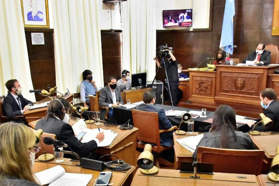 Aprueban suba de tasas a financieras y joyerías