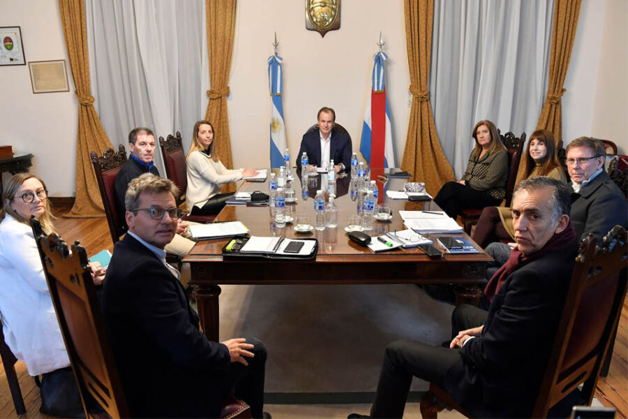 Autorizan reuniones familiares, deportes y centros comerciales