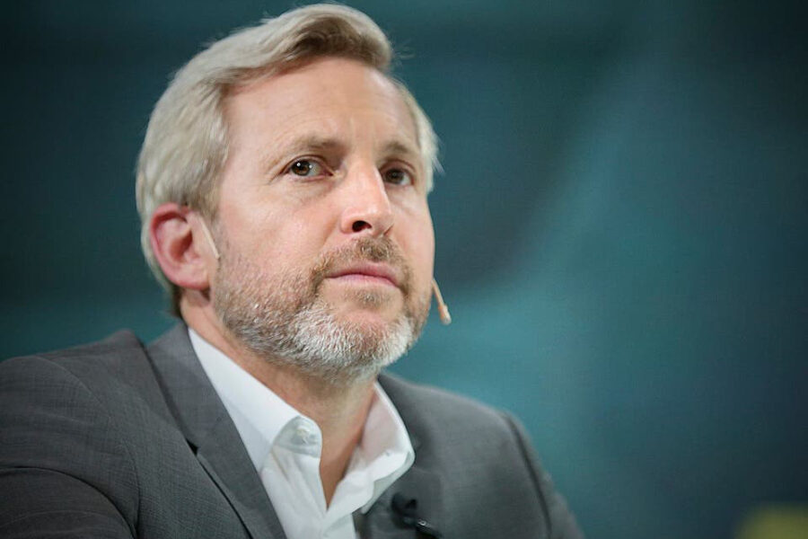 Denuncian que Frigerio estaba en un pádel clandestino