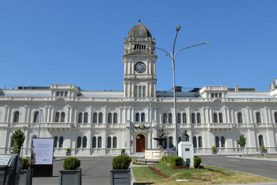 Los estatales vuelven a las oficinas