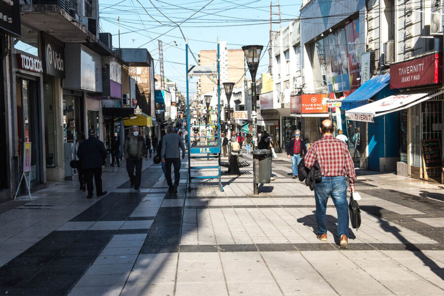 Por ahora no volverán a cerrar comercios en Paraná