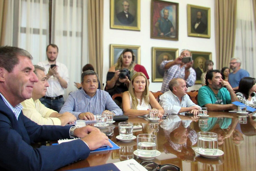 Los gremios apuran la paritaria
