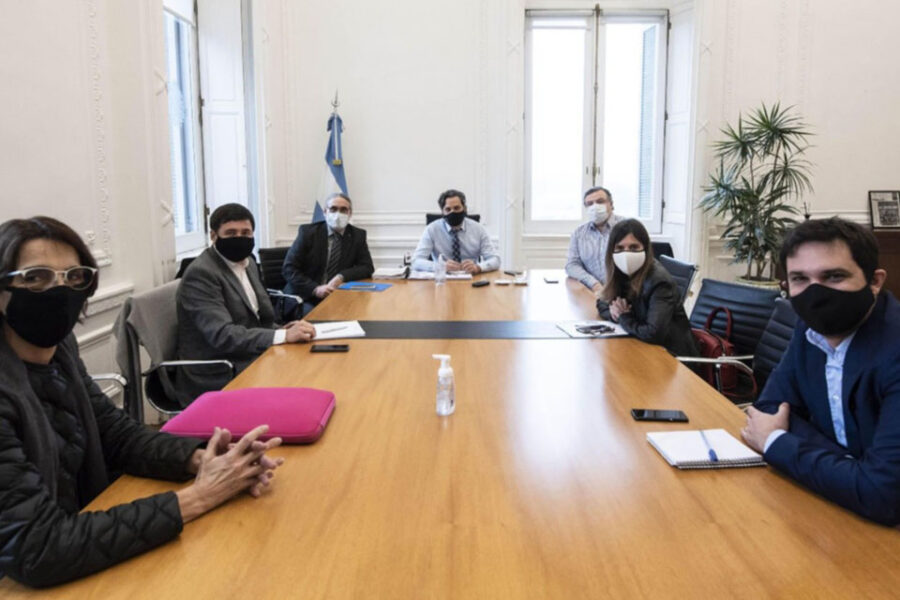 ¿Se viene una reforma agraria con reparto de tierras fiscales?