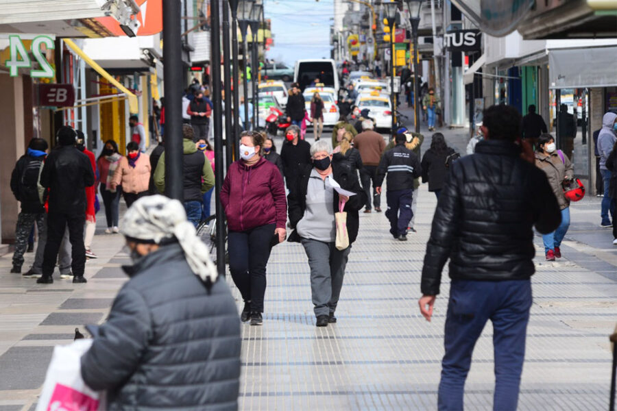 No restringen comercios pero endurecen controles