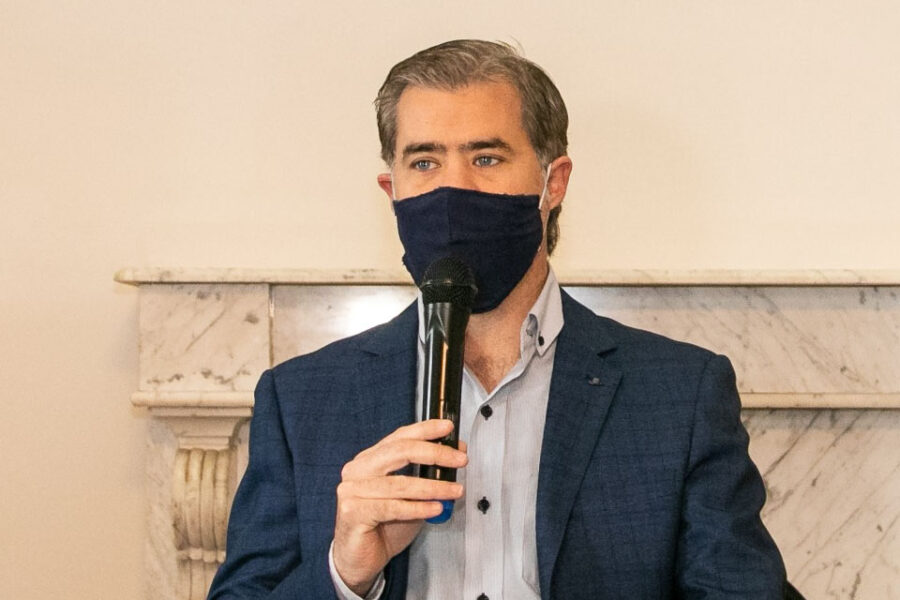 Descubren a Piaggio pagando contratos a un amigo en España