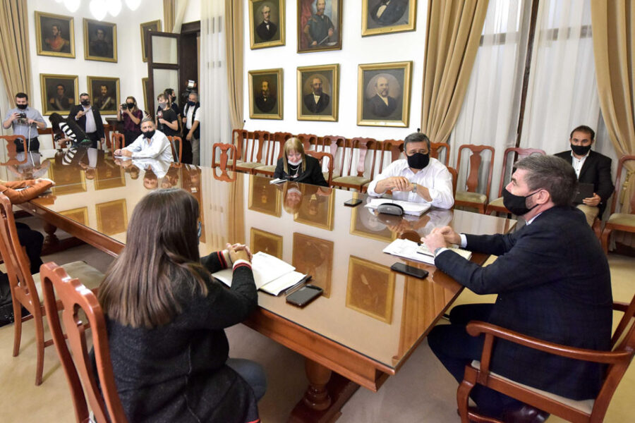 El Gobierno presentó su oferta a los gremios