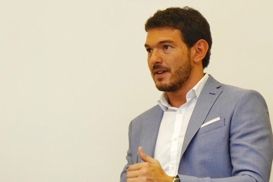 Acusan a Gainza de querer violar DNU presidencial