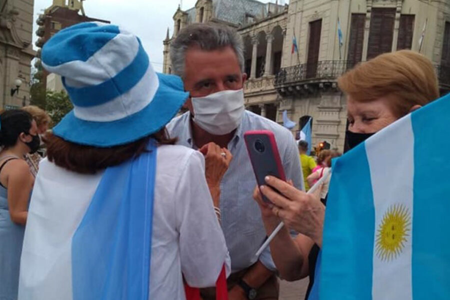 Etchevehere mantiene alta exposición