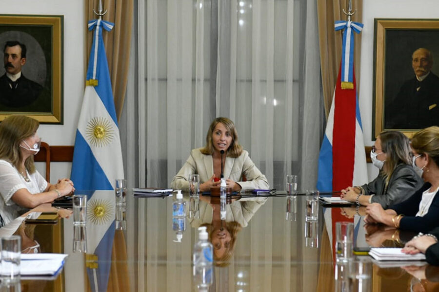 Stratta presentó nuevo proyecto de ley de protección de la mujer