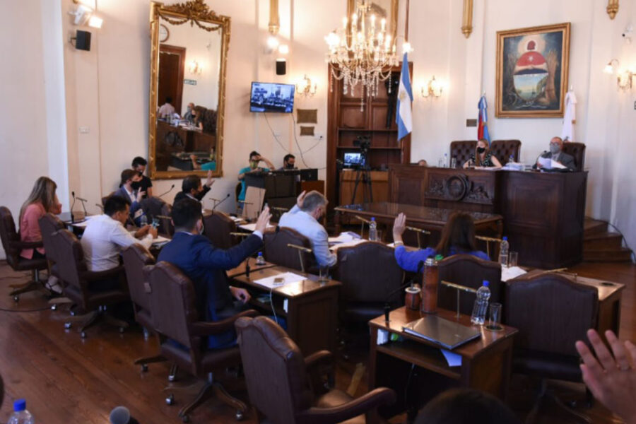 Declaran la emergencia hídrica y aumentan 1000% las multas