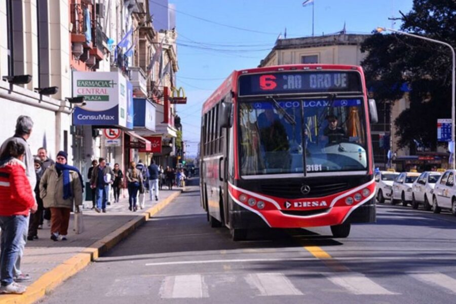 Buses Paraná insiste en llevar el boleto a 65 pesos