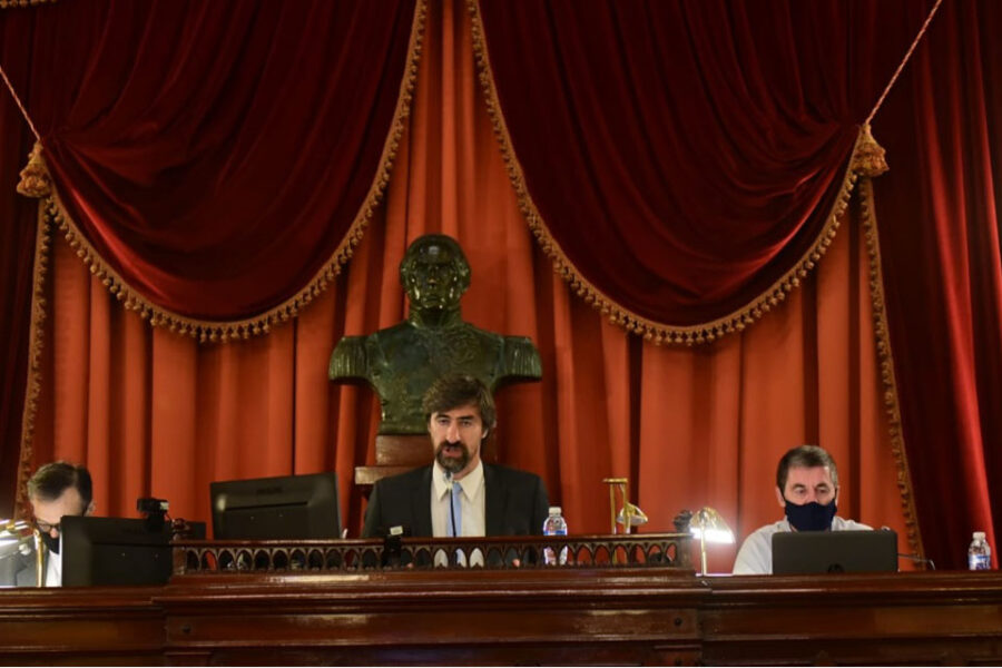 Cayó la sesión en la que se votaba para interpelar a Velázquez