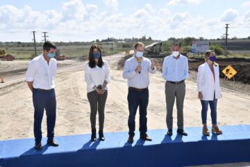 Inician la pavimentación de la ruta 20