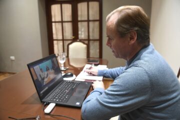 Bordet firmó convenio para 500 viviendas en Paraná