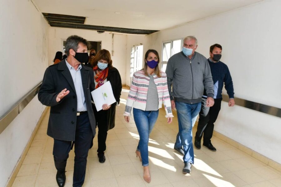 Stratta visitó un hospital de su ciudad