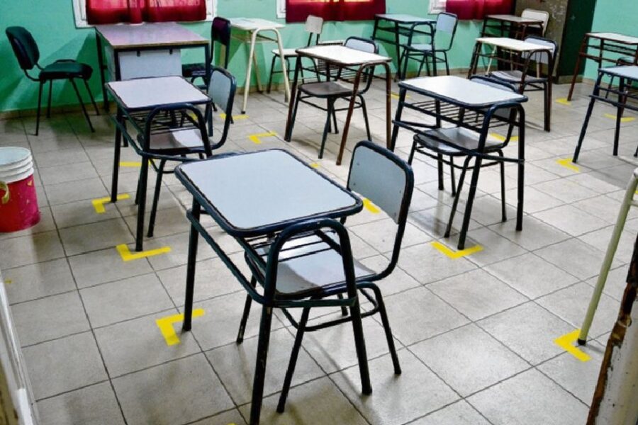 Reducen el distanciamiento en las aulas