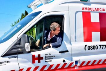 Cresto condujo la ambulancia hasta el hospital modular