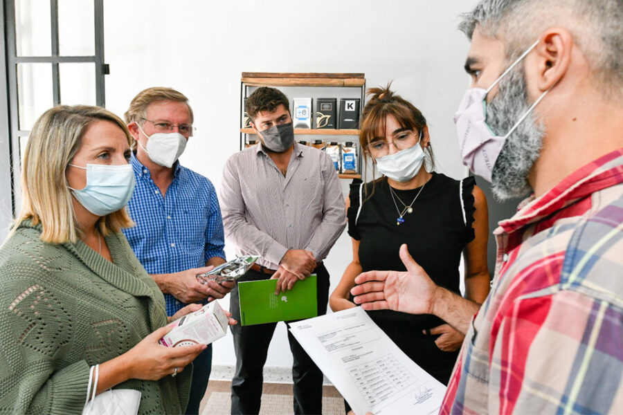 Pese a la oposición recurrente entregan fondo a productores