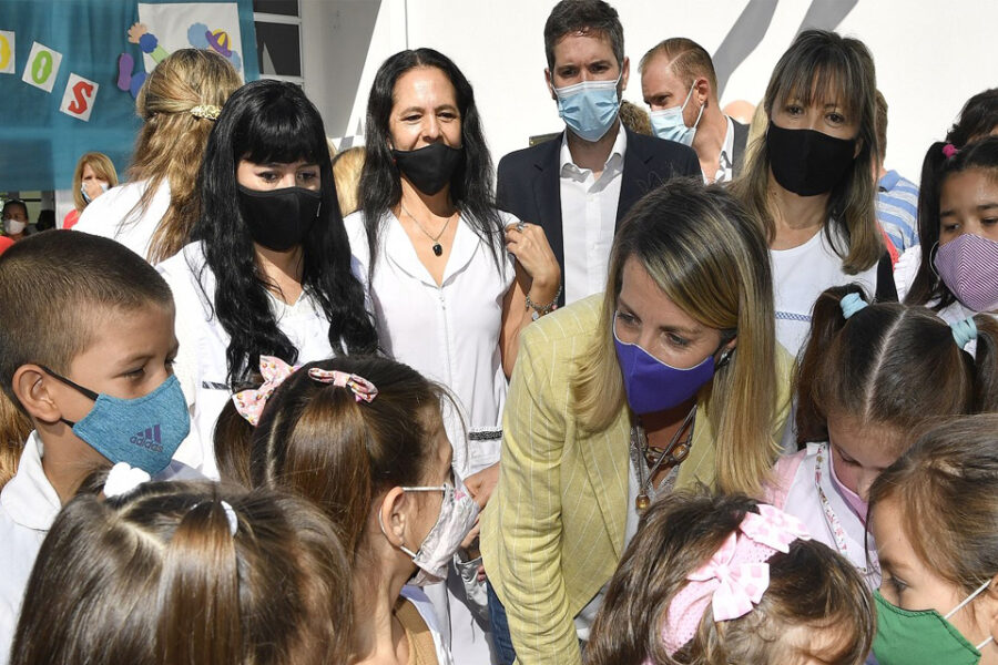 Stratta inauguró el ciclo lectivo sin paros