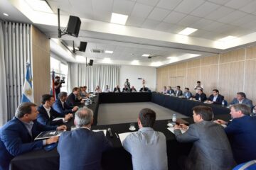 Bordet ahora con intendentes opositores